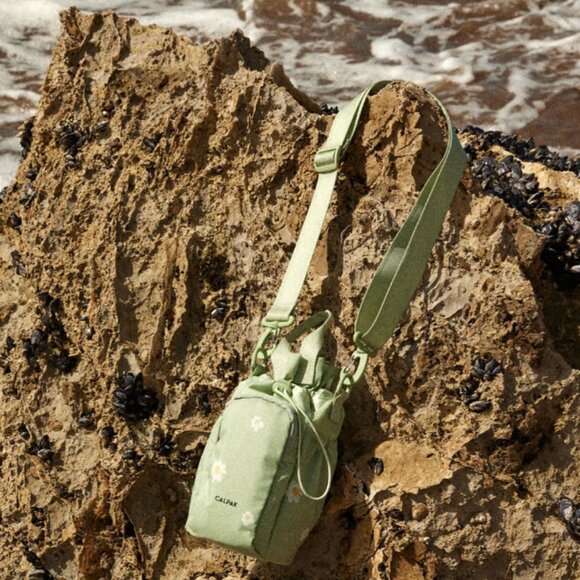 CALPAK Water Bottle Holder (Daisy) - Picture 3 of 3